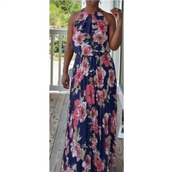 Dress - Picture 1 of 7